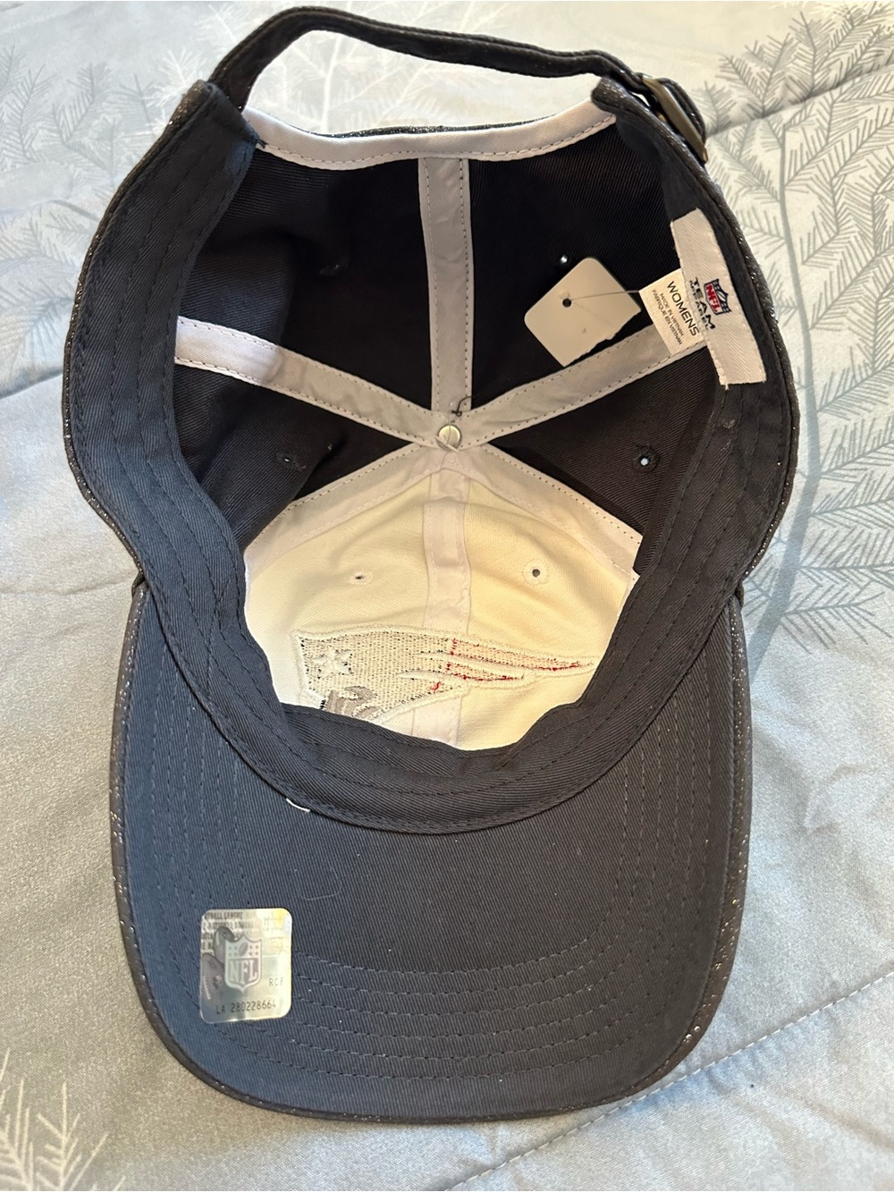 NWTS NFL Womens New England Patriots White & Navy Logo Cap Glitter OS - Picture 6 of 10